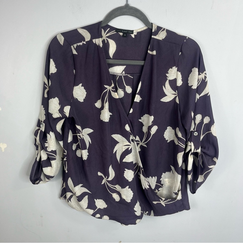 West Kei Size Small Floral Wrap Surplice Purple Top Blouse D13